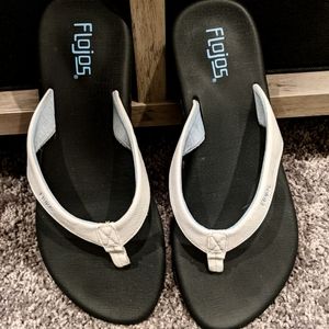 Flojos Sandals